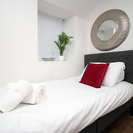Lovely Studio Flat With Free Parking - Near To City Center Swansea Exterior foto